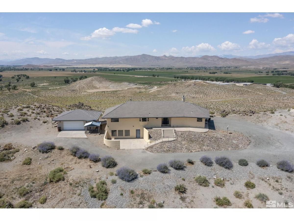 Picture of Home For Sale in Yerington, Nevada, United States