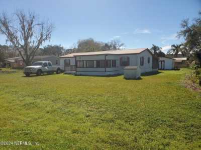 Home For Sale in Crescent City, Florida