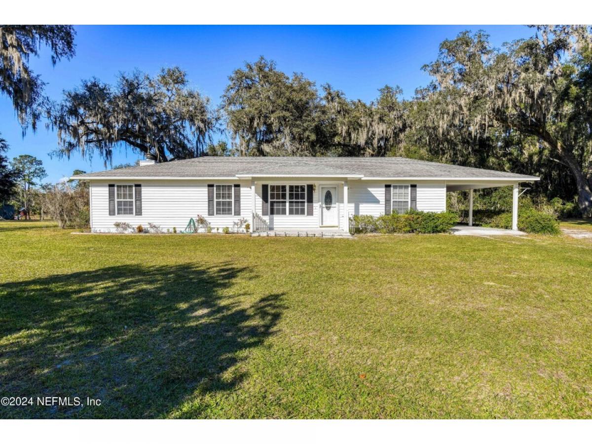 Picture of Home For Sale in San Mateo, Florida, United States