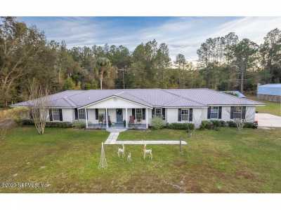 Home For Sale in Hollister, Florida
