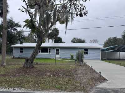 Home For Sale in Pomona Park, Florida