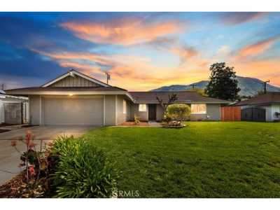 Home For Sale in Grand Terrace, California