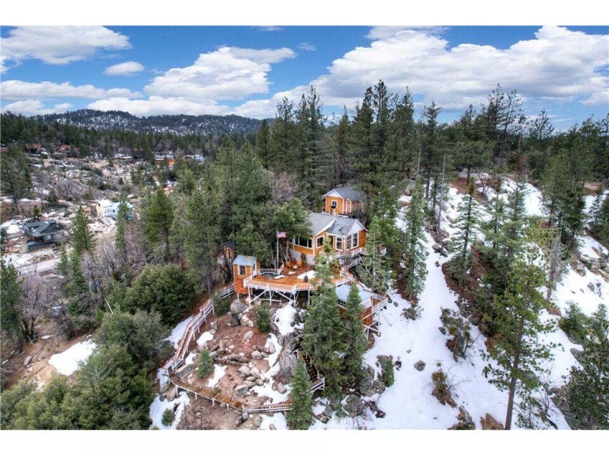 Picture of Home For Sale in Arrowbear, California, United States