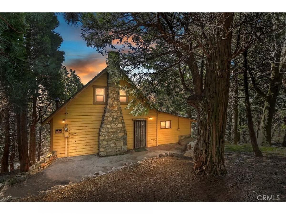 Picture of Home For Sale in Cedarpines Park, California, United States