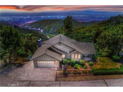 Home For Sale in Crestline, California