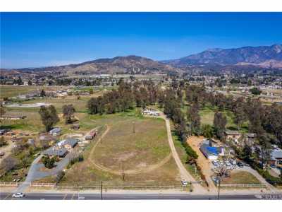 Commercial Building For Sale in Cherry Valley, California