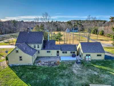 Home For Sale in Winthrop, Maine