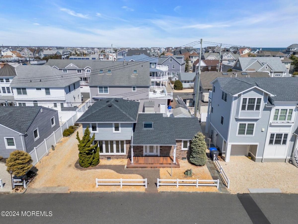 Picture of Home For Sale in Normandy Beach, New Jersey, United States