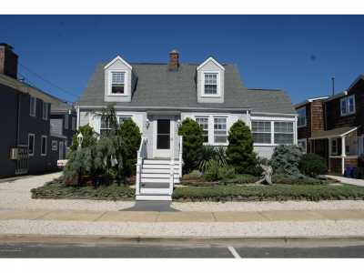 Home For Sale in Lavallette, New Jersey