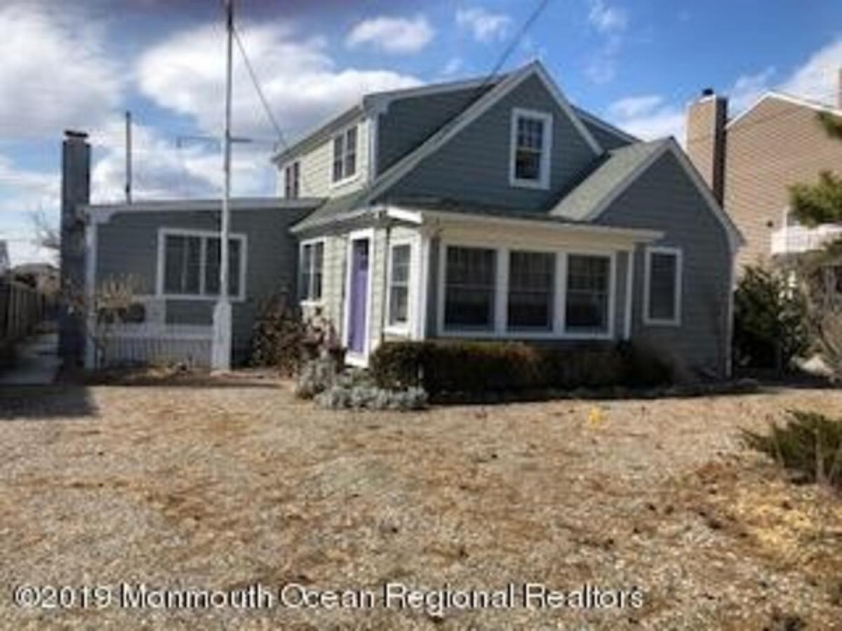 Picture of Home For Sale in Mantoloking, New Jersey, United States