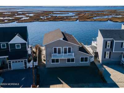 Home For Sale in Lavallette, New Jersey