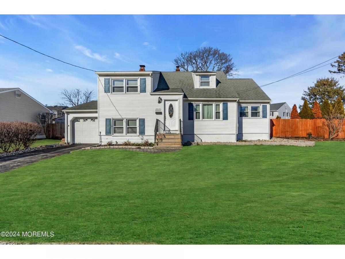 Picture of Home For Sale in Point Pleasant, New Jersey, United States