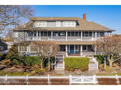 Home For Sale in Bay Head, New Jersey