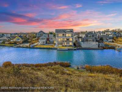 Home For Sale in Manasquan, New Jersey