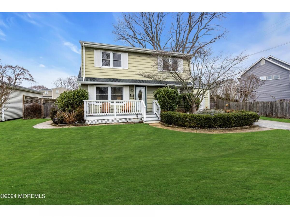 Picture of Home For Sale in Spring Lake Heights, New Jersey, United States