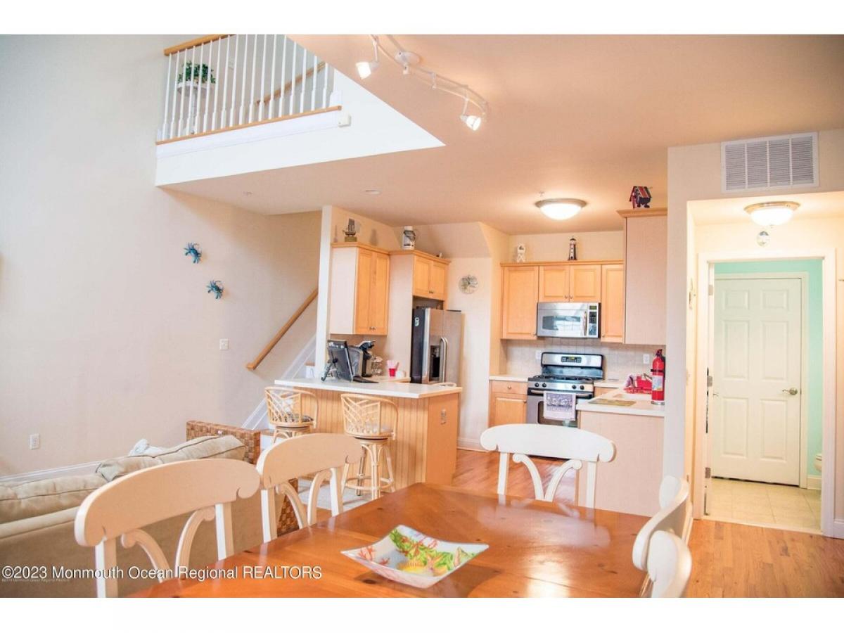 Picture of Home For Sale in Seaside Heights, New Jersey, United States