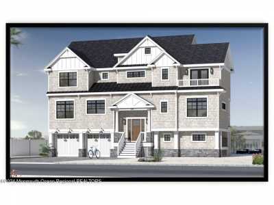Home For Sale in Mantoloking, New Jersey