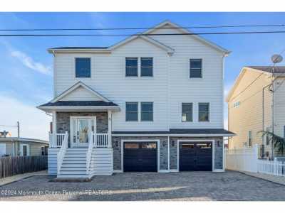 Home For Sale in Beach Haven West, New Jersey