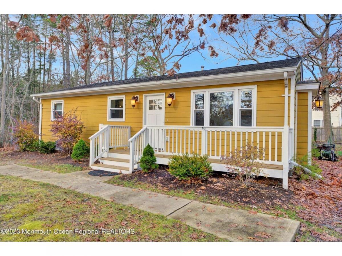 Picture of Home For Sale in Forked River, New Jersey, United States