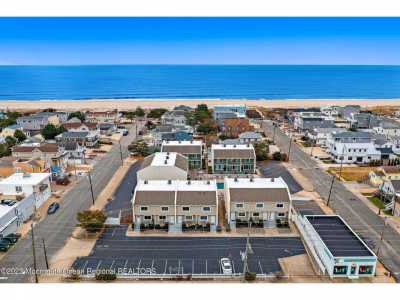 Home For Sale in Ship Bottom, New Jersey