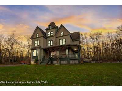 Home For Sale in Millstone, New Jersey