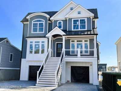 Home For Sale in Ortley Beach, New Jersey