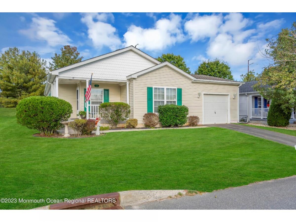 Picture of Home For Sale in Manahawkin, New Jersey, United States