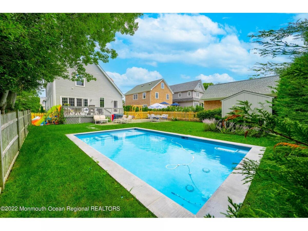 Picture of Home For Sale in Spring Lake, New Jersey, United States