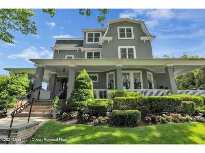 Home For Sale in Spring Lake, New Jersey