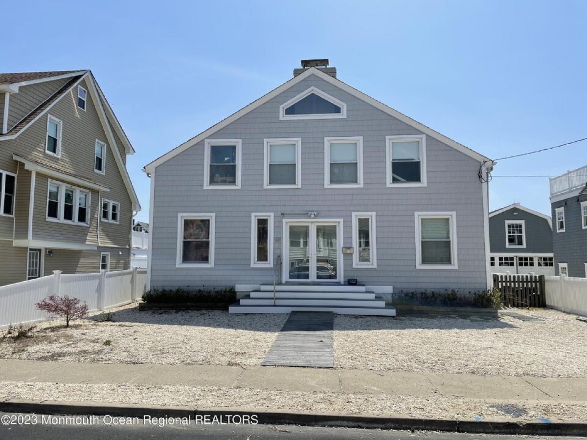 Picture of Home For Sale in Seaside Park, New Jersey, United States