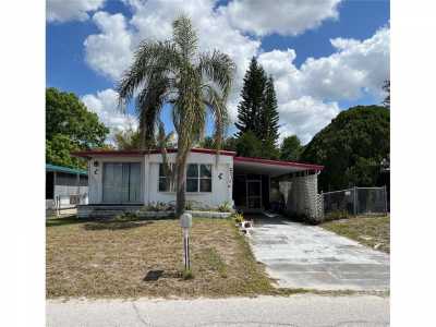 Home For Sale in Holiday, Florida