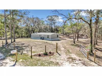 Home For Sale in Bronson, Florida