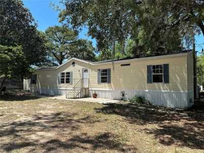 Home For Sale in Lady Lake, Florida