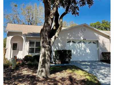Home For Sale in Leesburg, Florida