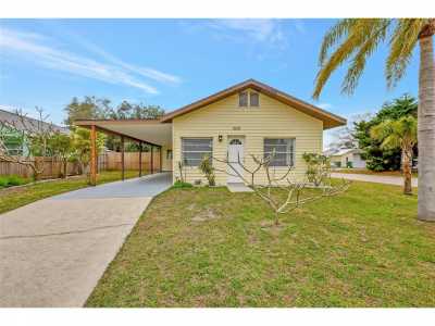 Home For Sale in Palmetto, Florida