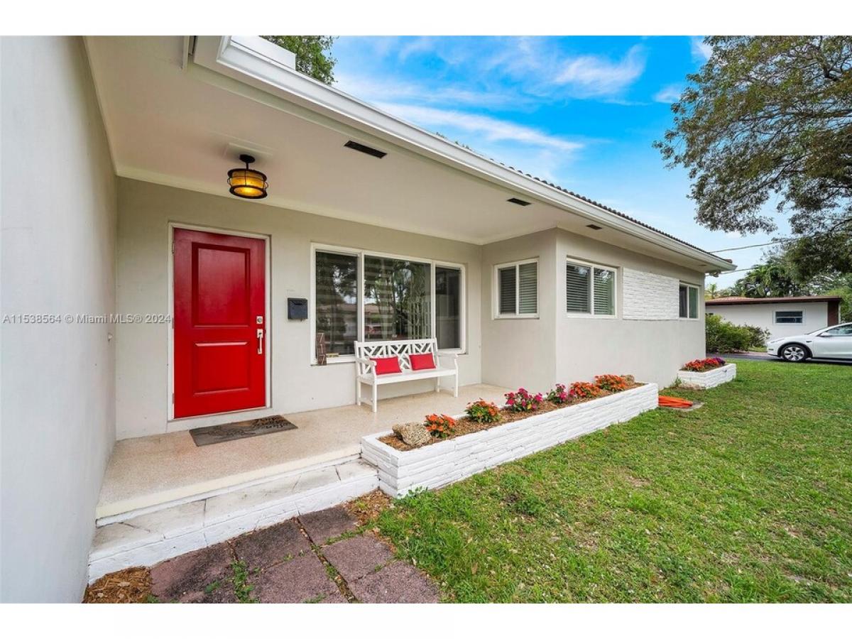 Picture of Home For Sale in Biscayne Park, Florida, United States