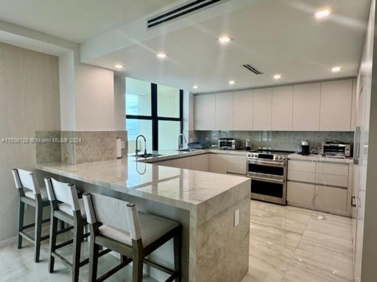 Picture of Home For Sale in Bal Harbour, Florida, United States