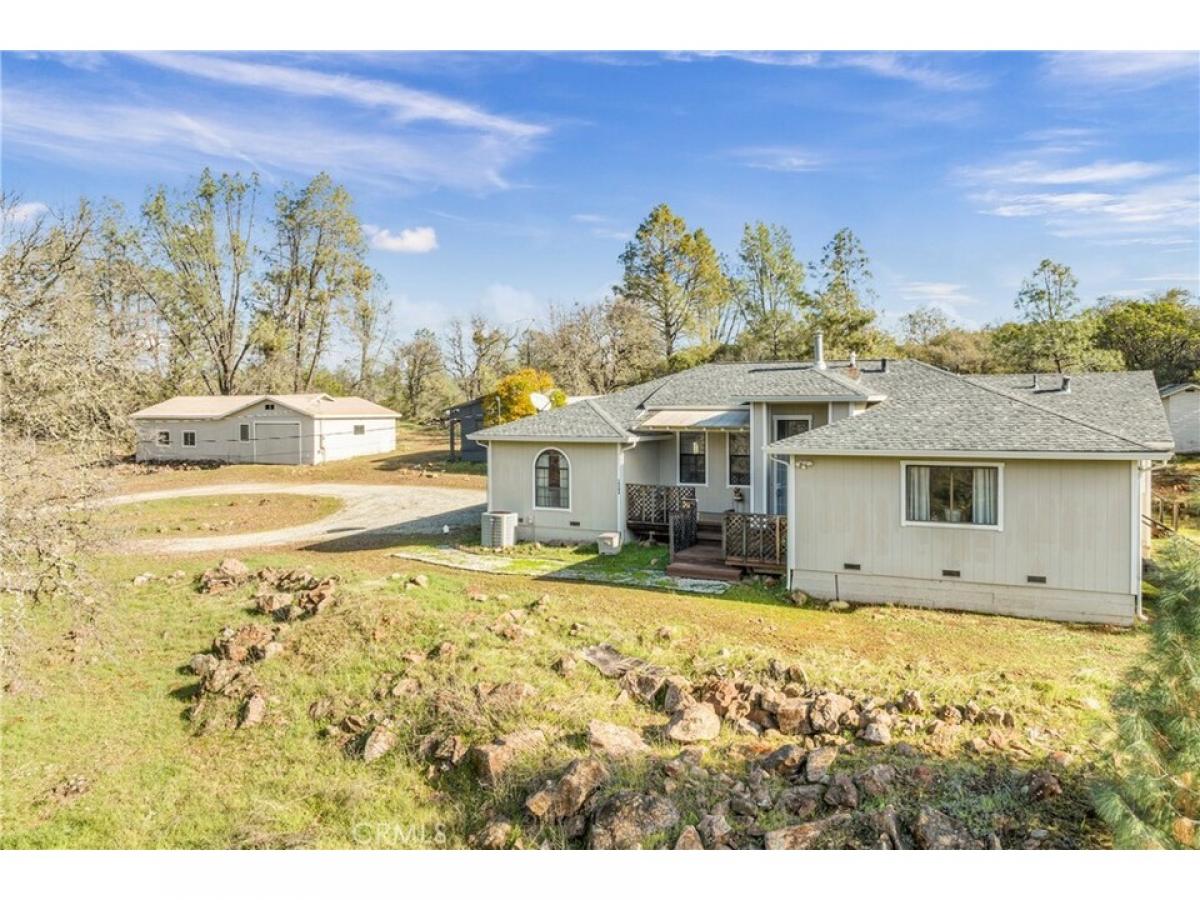 Picture of Home For Sale in Lower Lake, California, United States