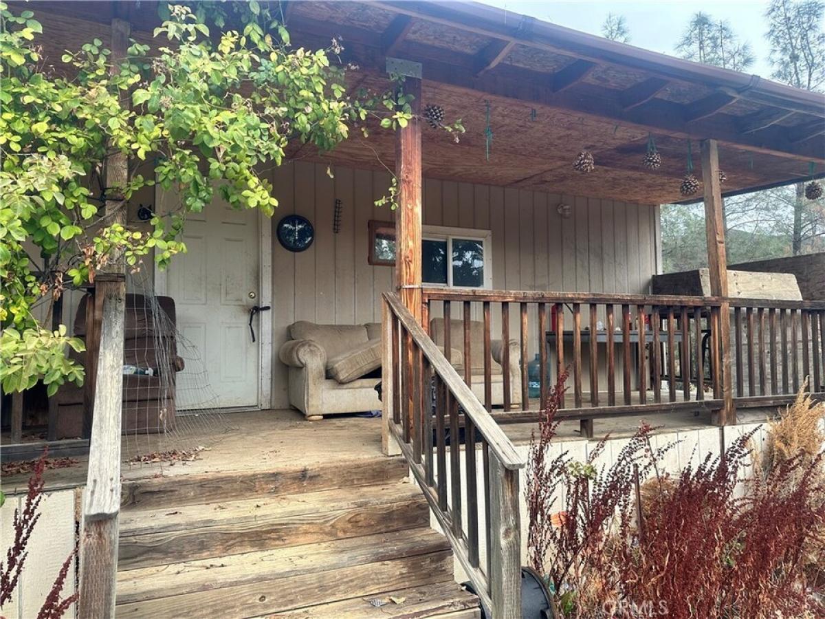 Picture of Home For Sale in Clearlake Oaks, California, United States