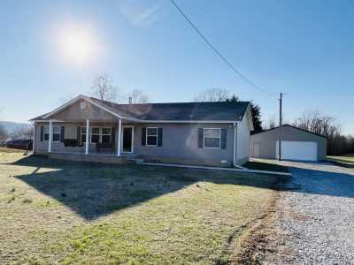 Home For Sale in Albany, Kentucky