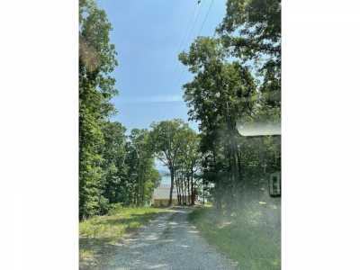 Home For Sale in Baneberry, Tennessee