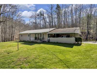 Home For Sale in Seymour, Tennessee