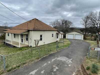 Home For Sale in Mascot, Tennessee