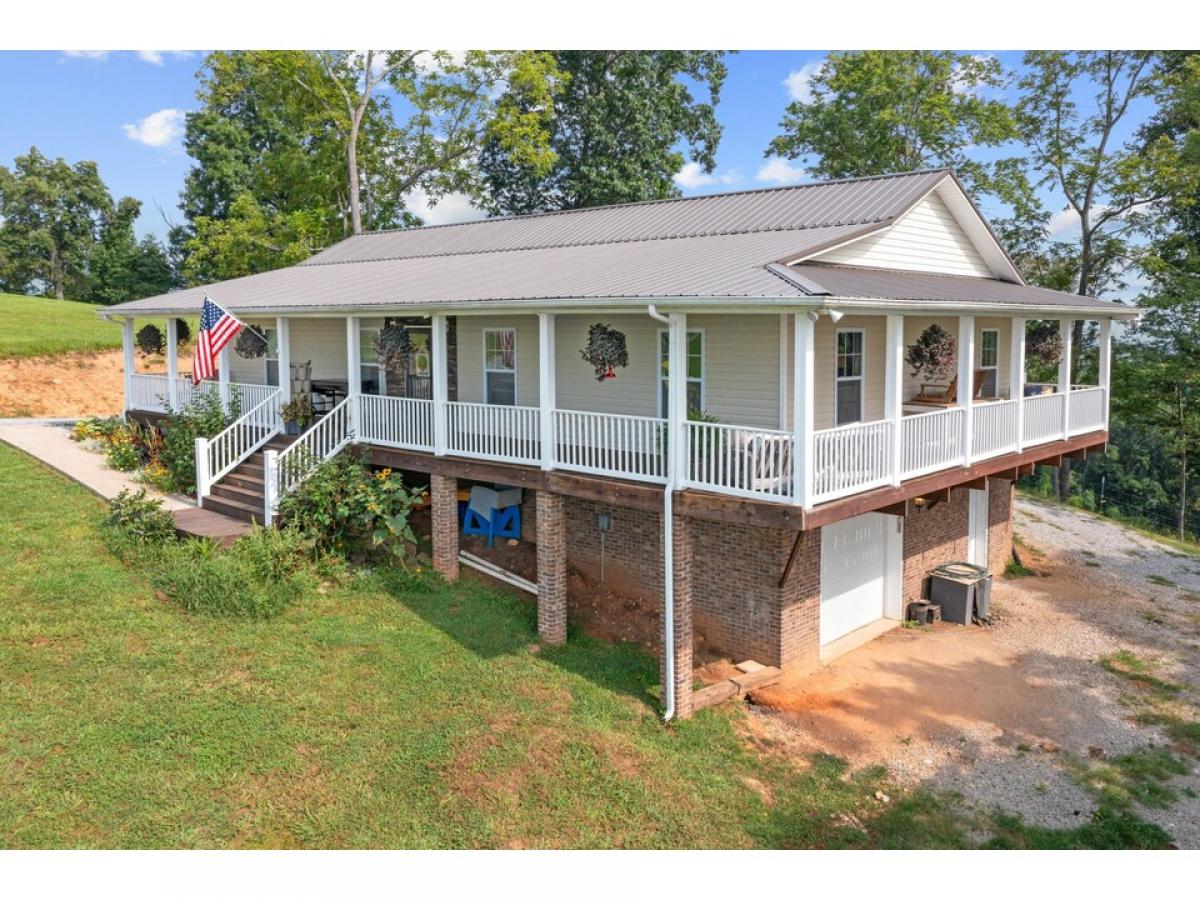 Picture of Home For Sale in Sneedville, Tennessee, United States