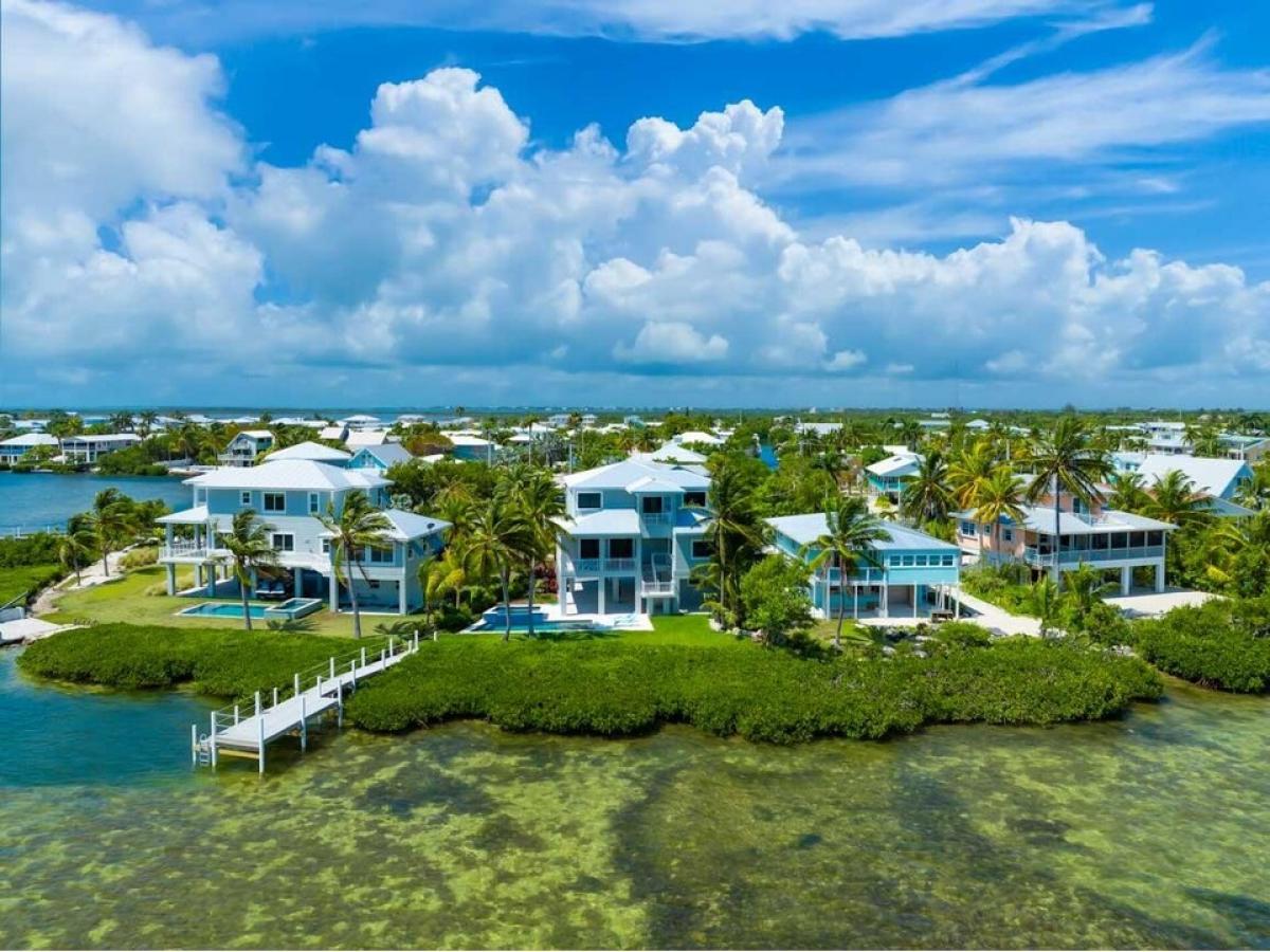 Picture of Home For Sale in Ramrod Key, Florida, United States