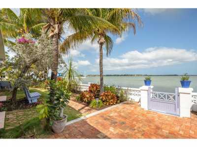 Home For Sale in Saddlebunch, Florida