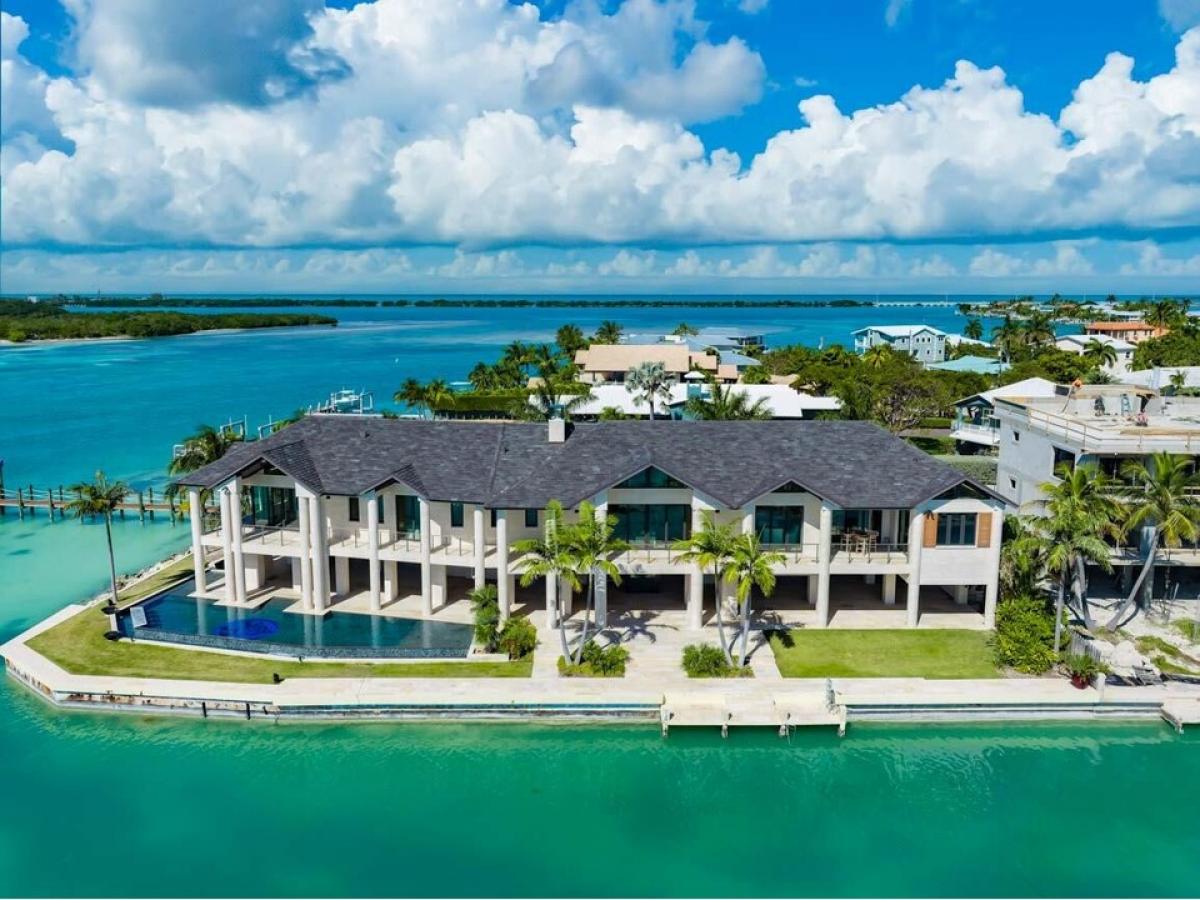 Picture of Home For Sale in Duck Key, Florida, United States