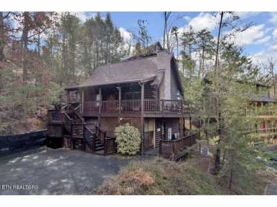 Home For Sale in Pigeon Forge, Tennessee