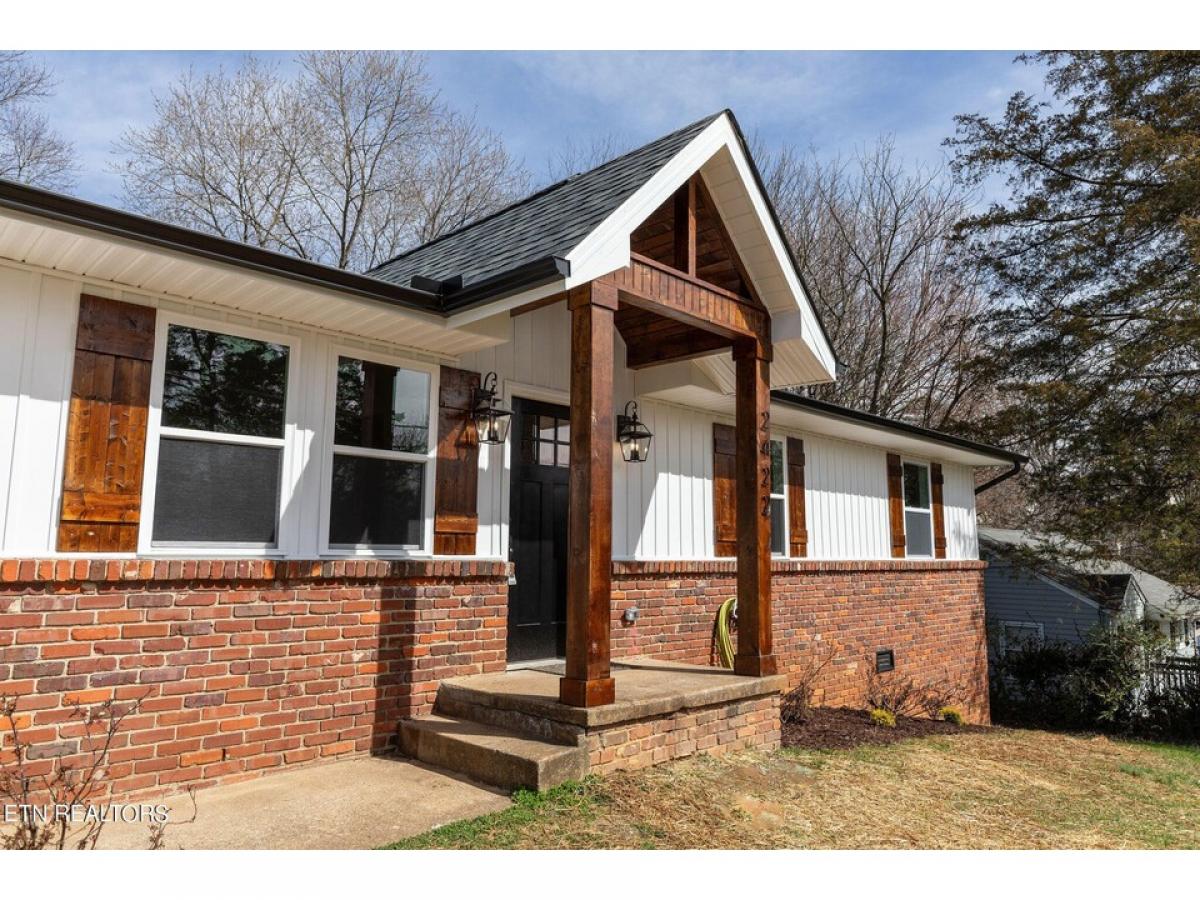 Picture of Home For Sale in Knoxville, Tennessee, United States