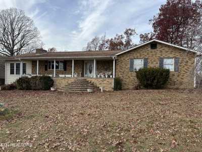 Home For Sale in Monterey, Tennessee